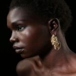 Découvrez la collection de boucles d’oreilles OURJEWEL : Une fusion parfaite d’artisanat africain et d’élégance moderne.